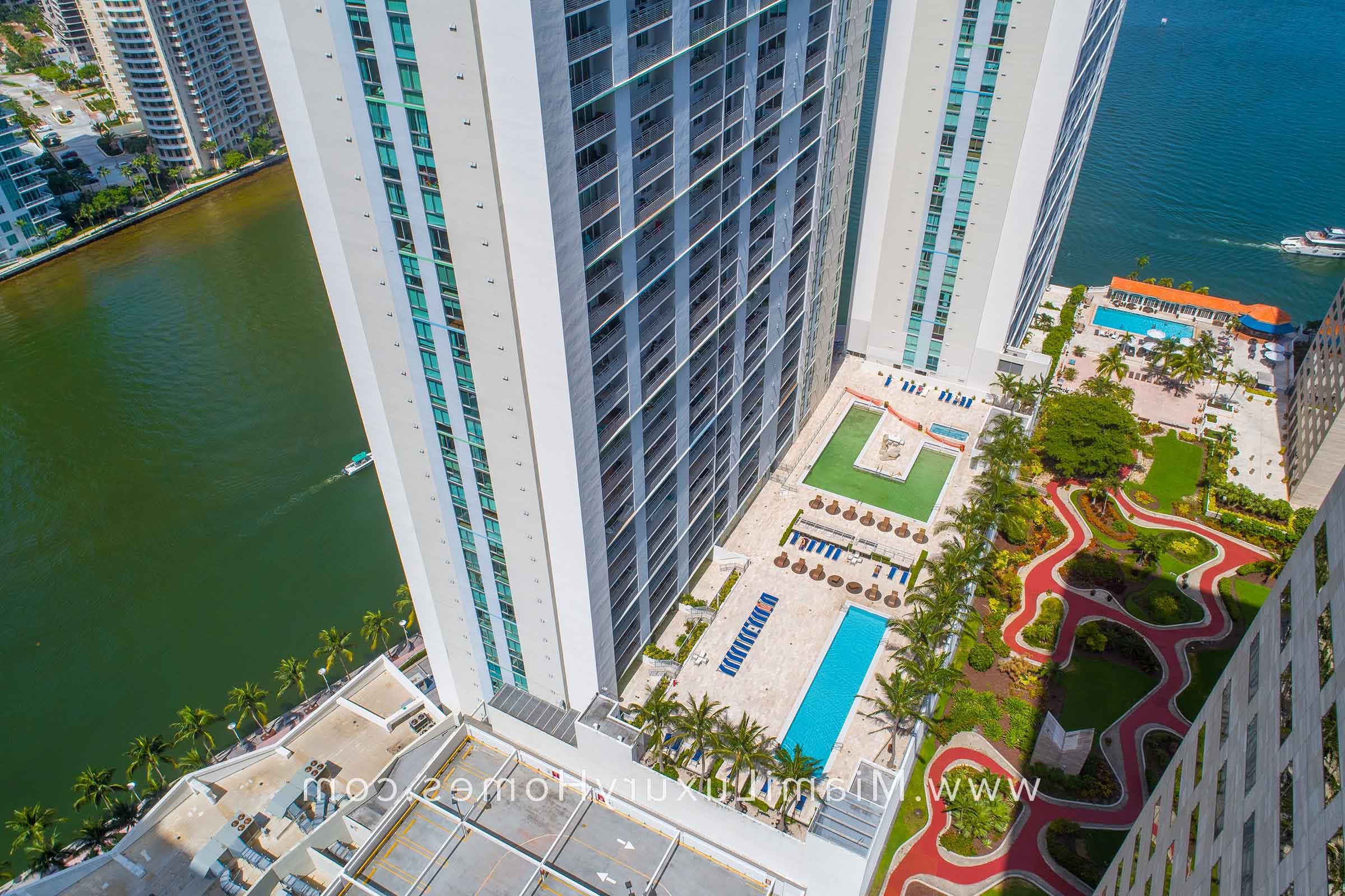 One Miami Pool Deck